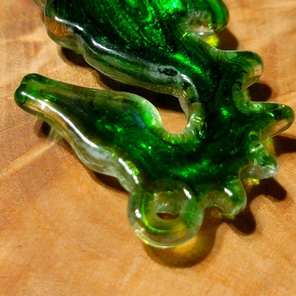 Beautiful NEW Rainbow Greenish Murano Style Sea Horse Pendant